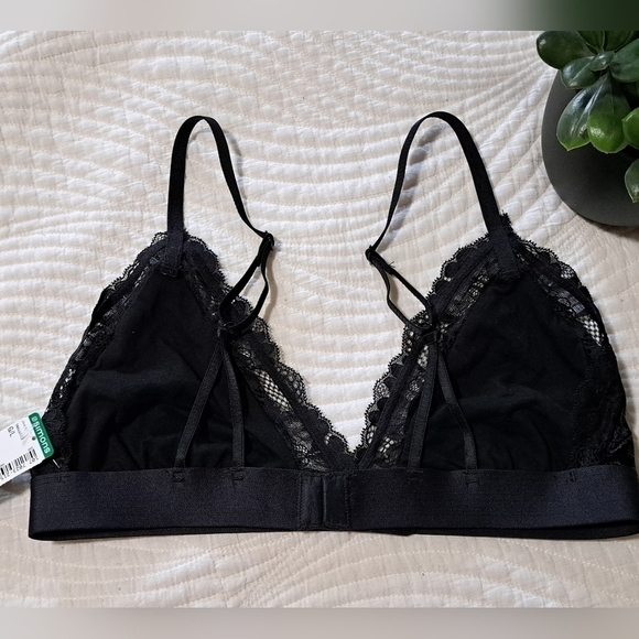 Elegant Miiyu Black Lace Bralette from Simons - Picture 12 of 13
